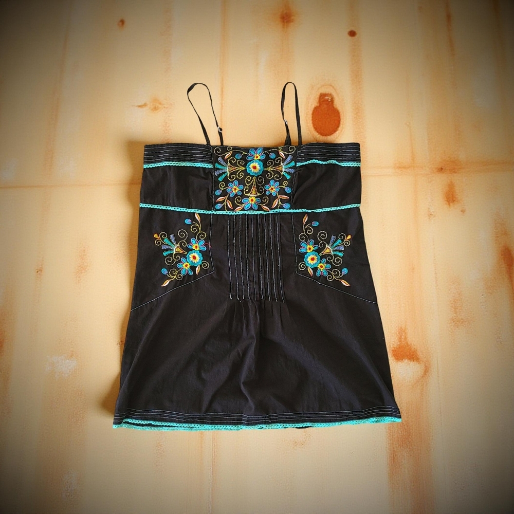 Beautiful Embroidered Cotton Tunic - Picture 2 of 7